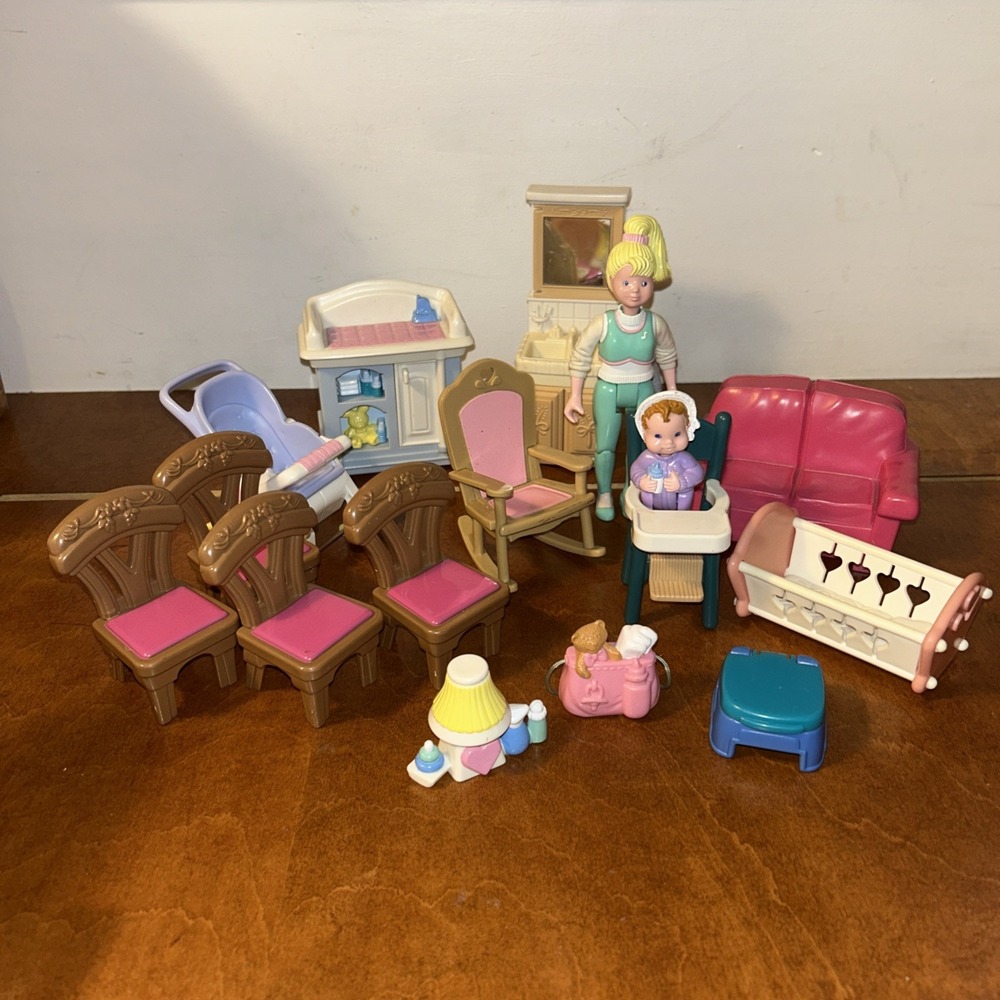Fisher Price Loving Family Mom & Baby Nursery, Bathroom Furniture E4